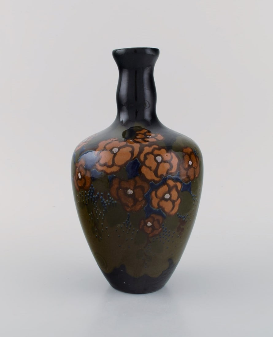Arnhem, Holland. Antique art nouveau vase in glazed ceramics with hand-painted flowers and foliage. - 2