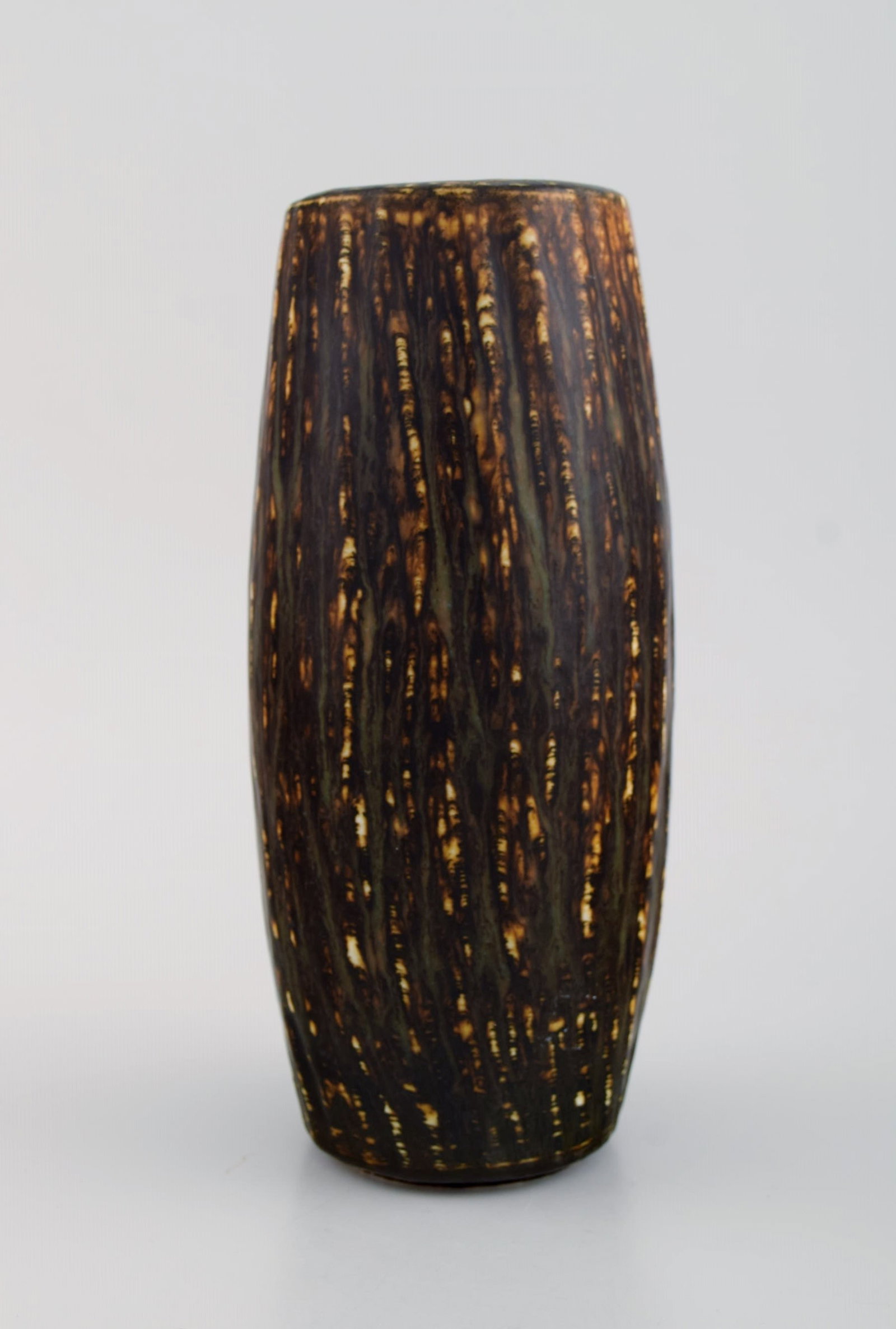 Gunnar Nylund for Rorstrand. Vase in glazed stoneware. Beautiful glaze in brown shades. 1960s. - 2