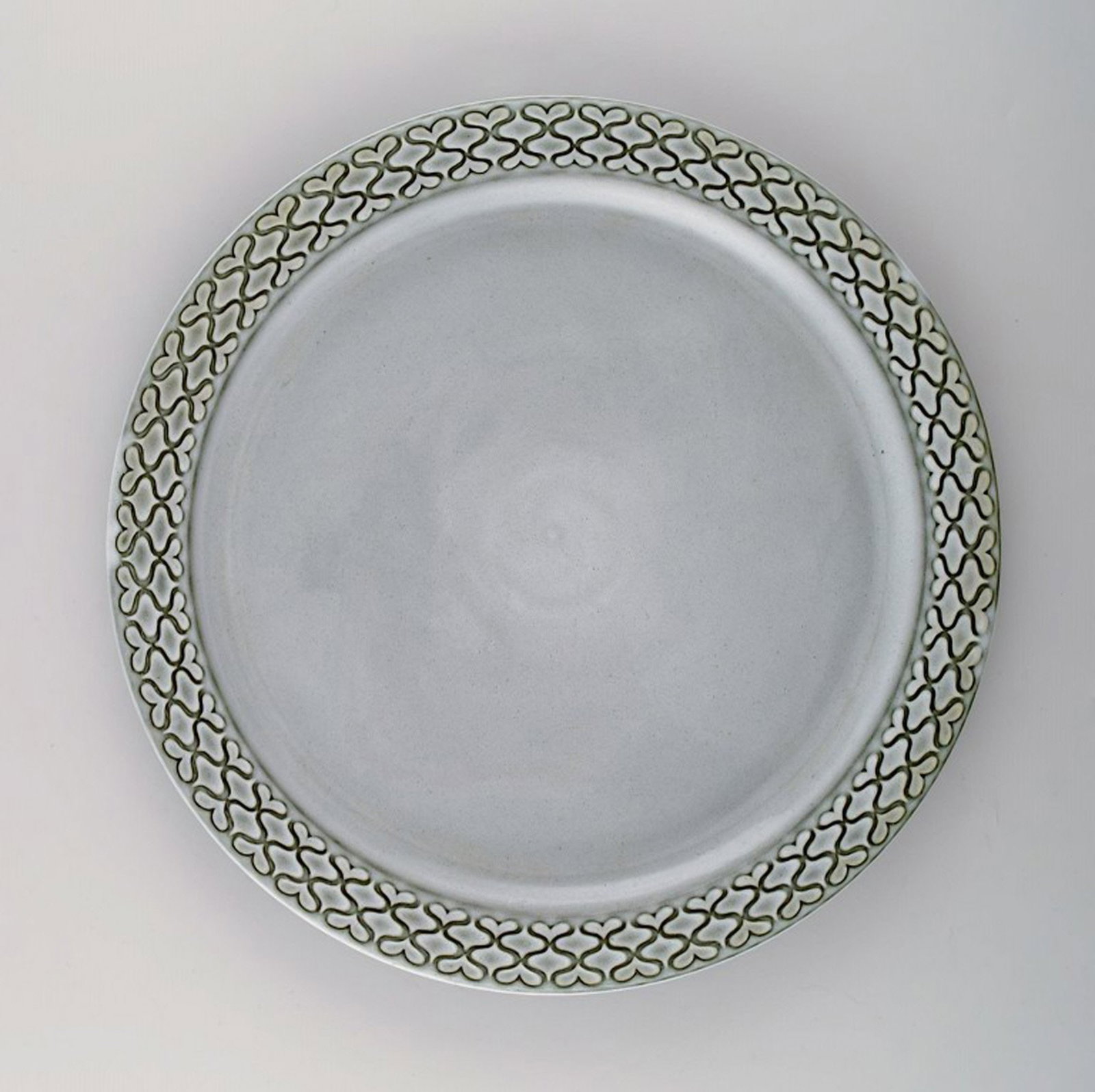 Bing & Grondahl. Round dish. B & G Grey Cordial Quistgaard Nissen Kronjyden stoneware. - 2