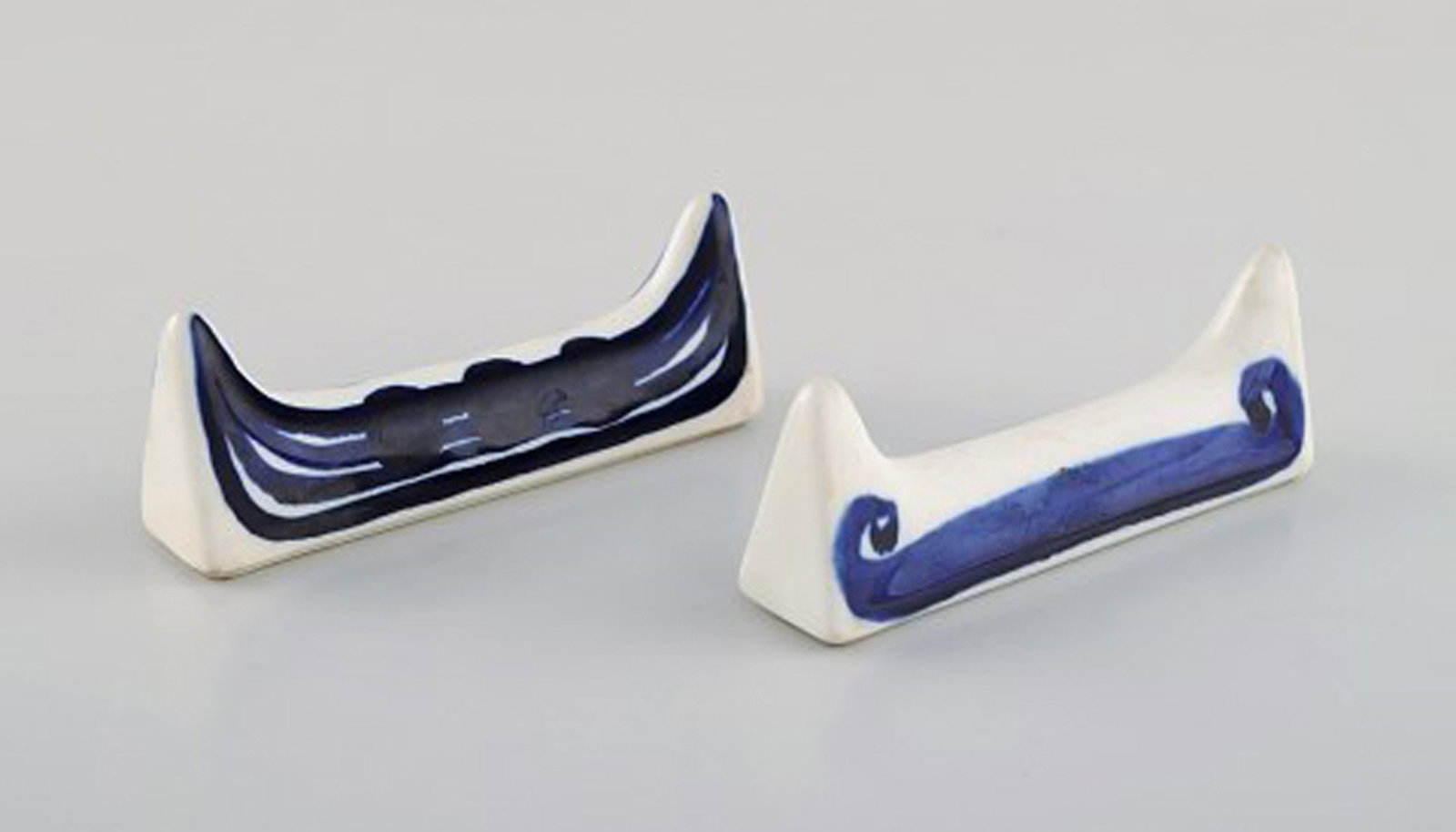 Gunvor Olin Gronqvist for Arabia. Two rare knife rests in glazed ceramics. 1960 / 70's. - 5