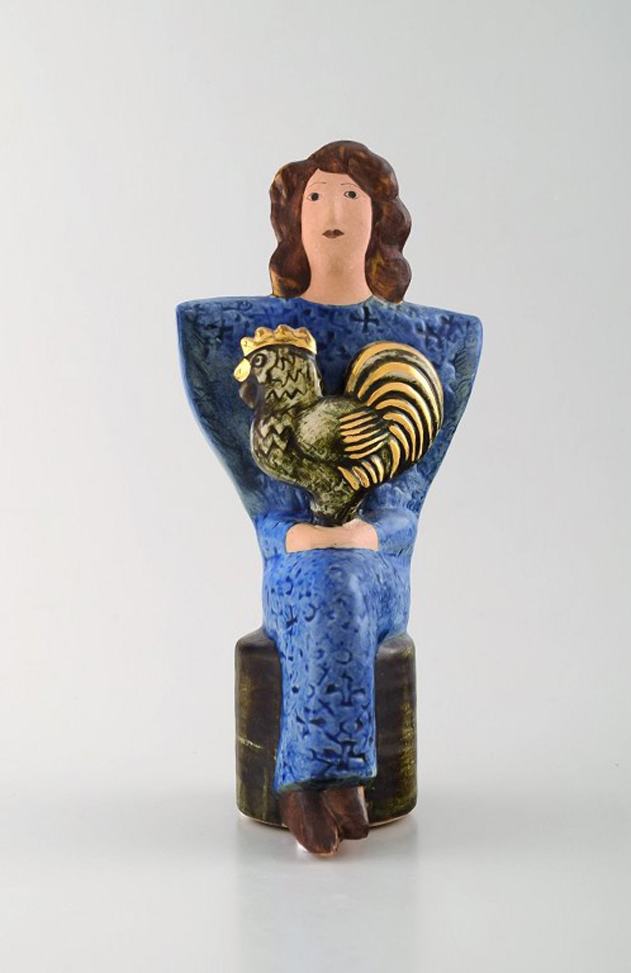 Very rare Lisa Larson unique figure of sitting woman in blue with golden rooster. - 2