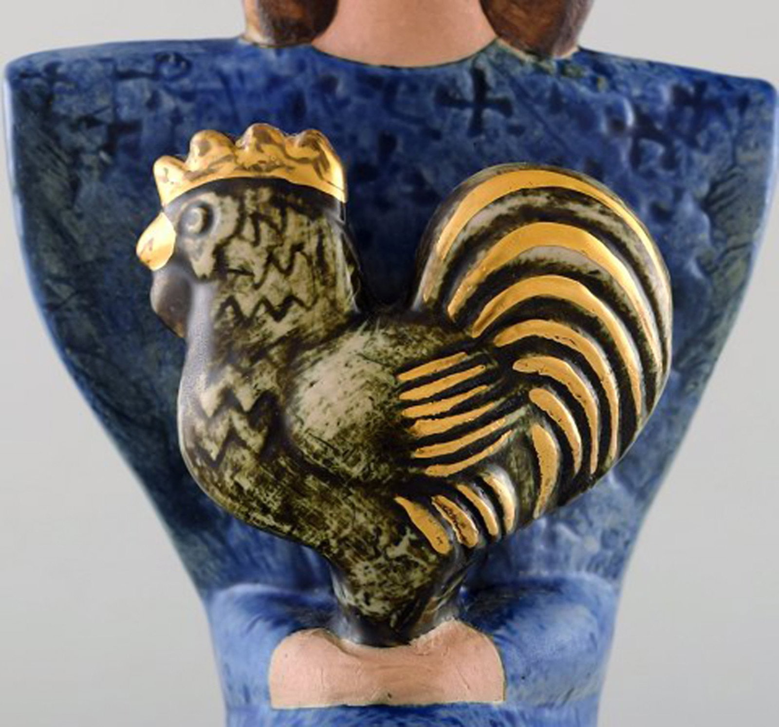 Very rare Lisa Larson unique figure of sitting woman in blue with golden rooster. - 7