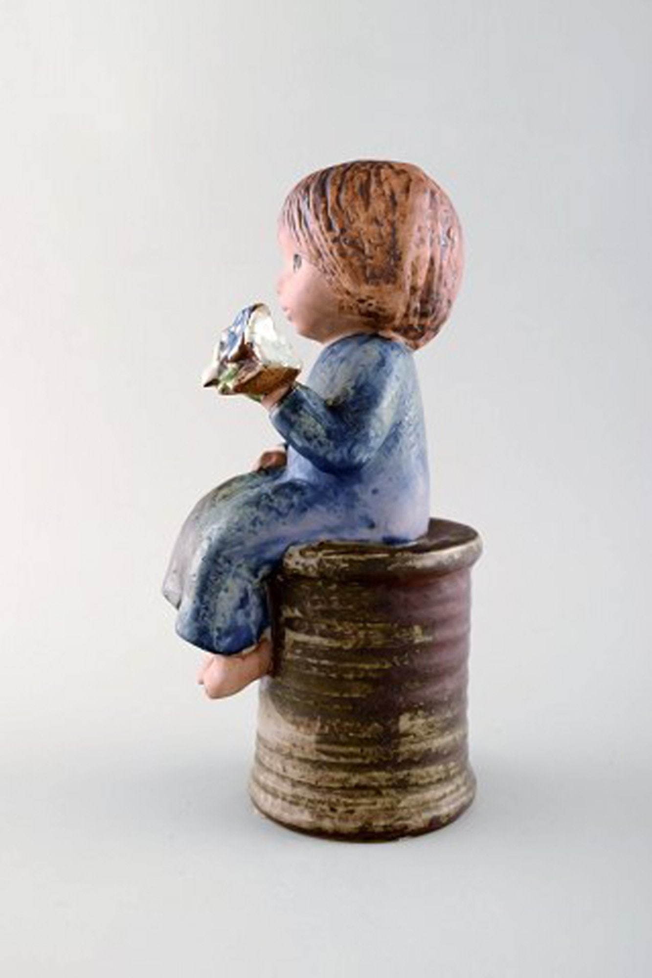 Lisa Larson for Gustavsberg. Girl with flowers in glazed ceramics. 20th century. - 3