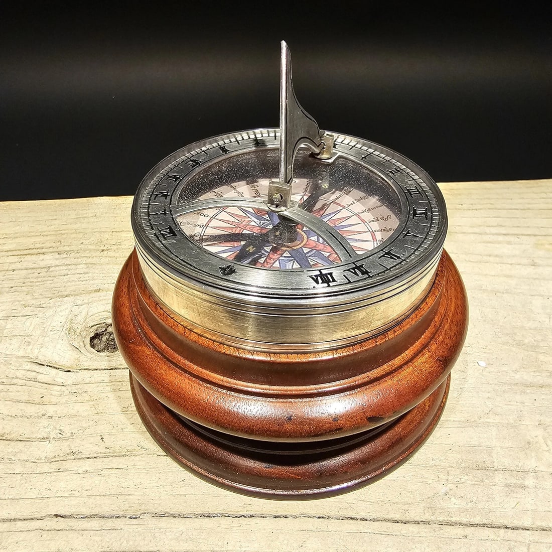 Turned Mahagony Wood and Silver Plated Bronze Sundial Compass - 7