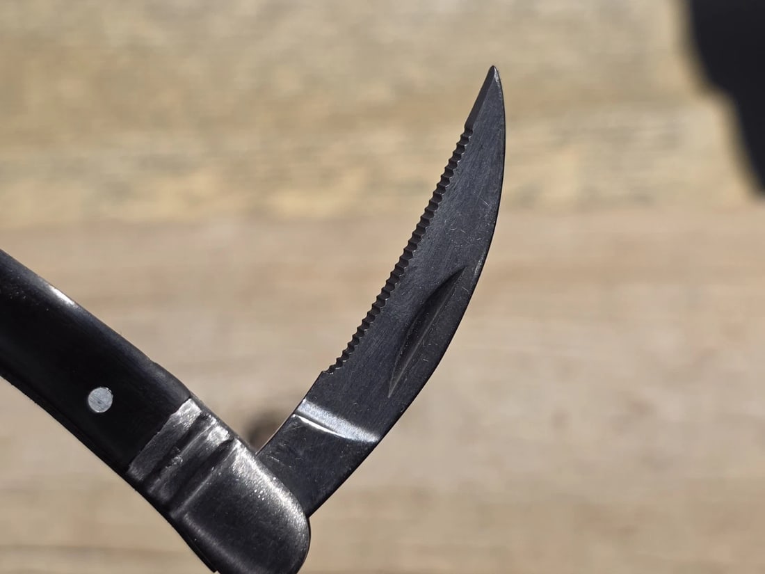 Laguiole Corkscrew with Black Horn Handles - 7