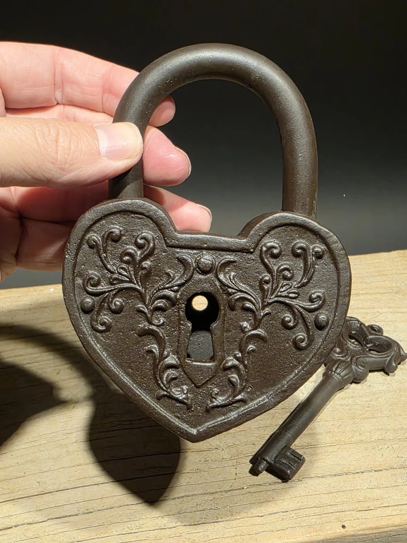 Cast iron Heart Bridge Padlock Lock & Key - 7