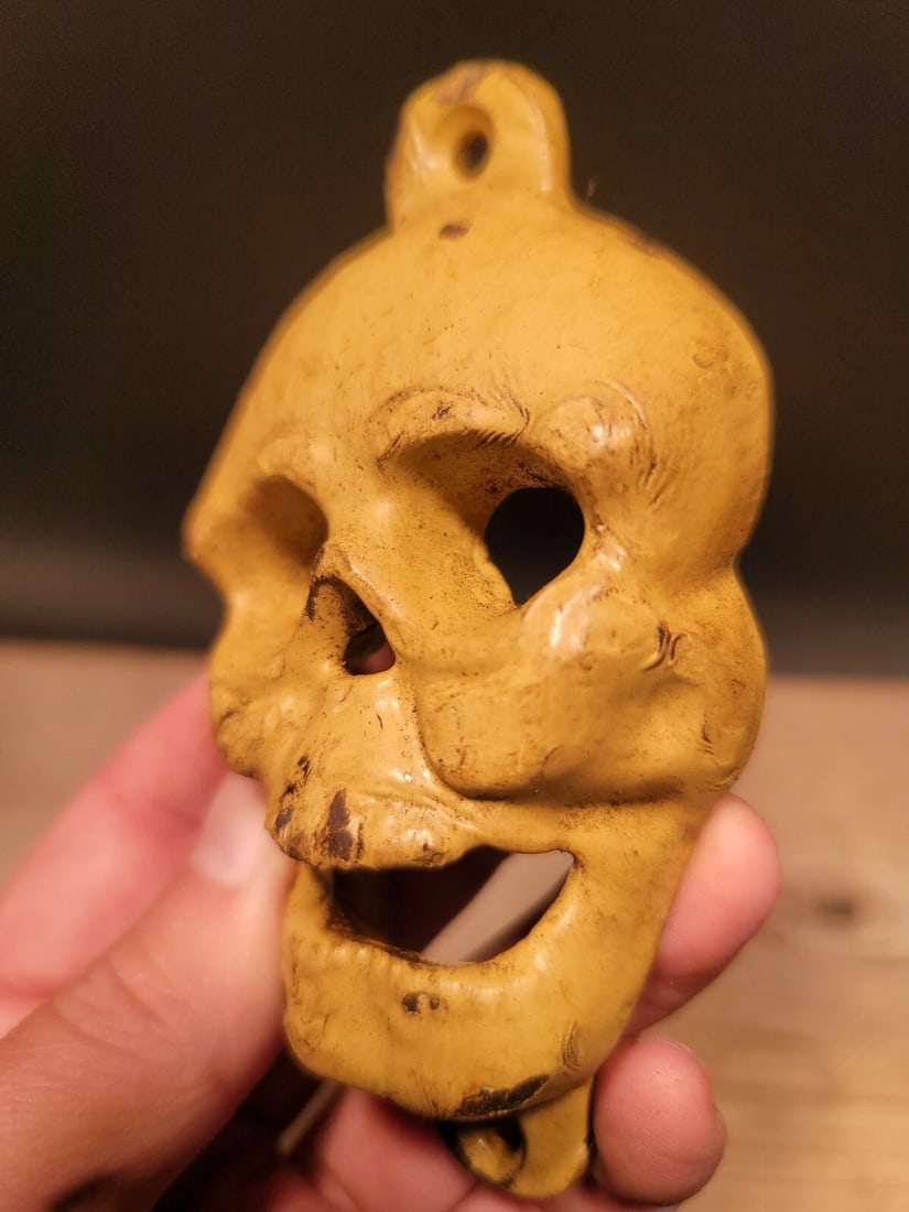 Cast iron folk art Skull Wall Bottle Opener - 3