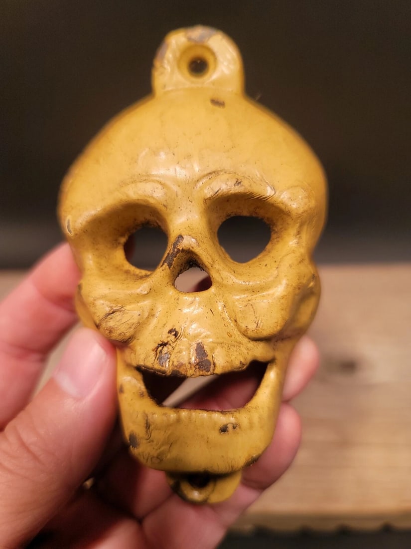 Cast iron folk art Skull Wall Bottle Opener - 4