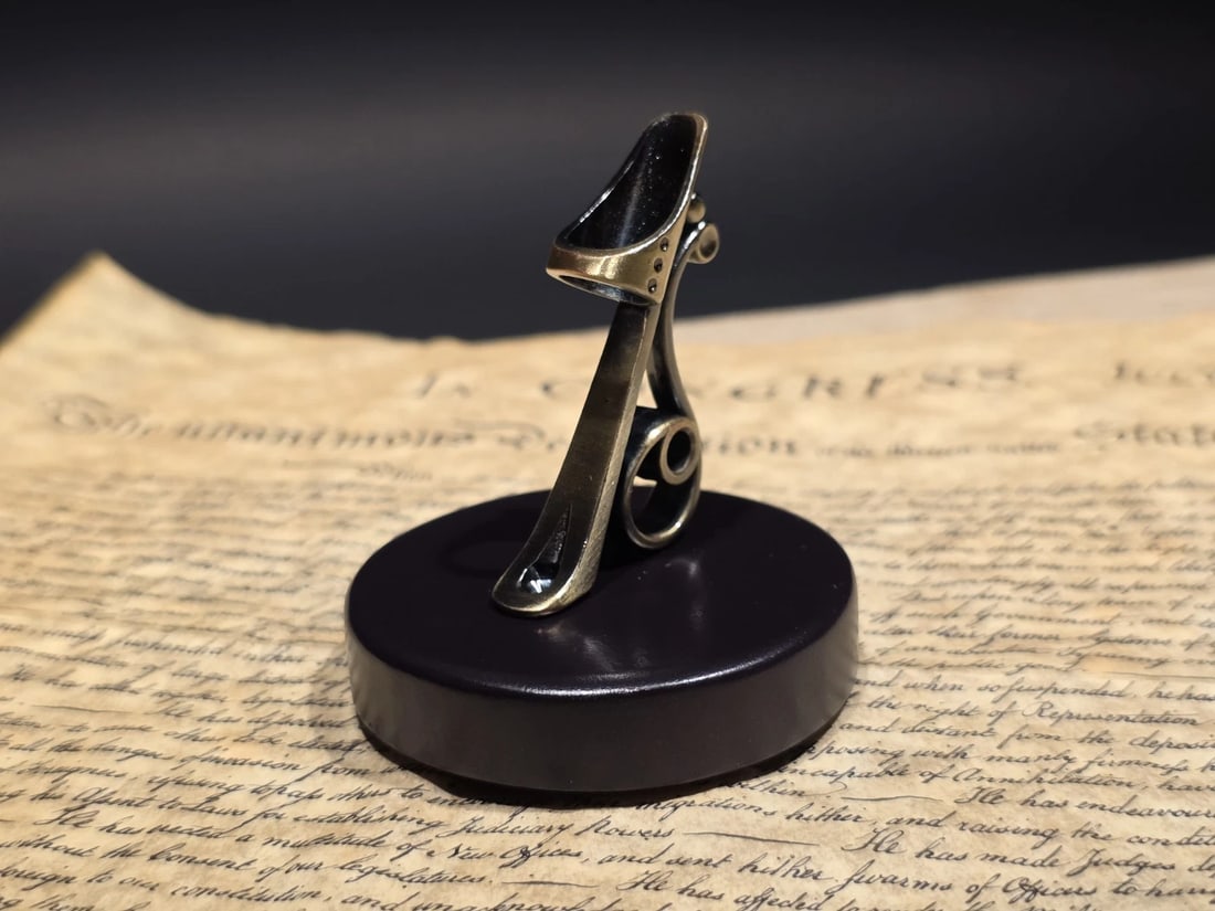 Antique Style Bronze & Wood Single Pen Holder - 7