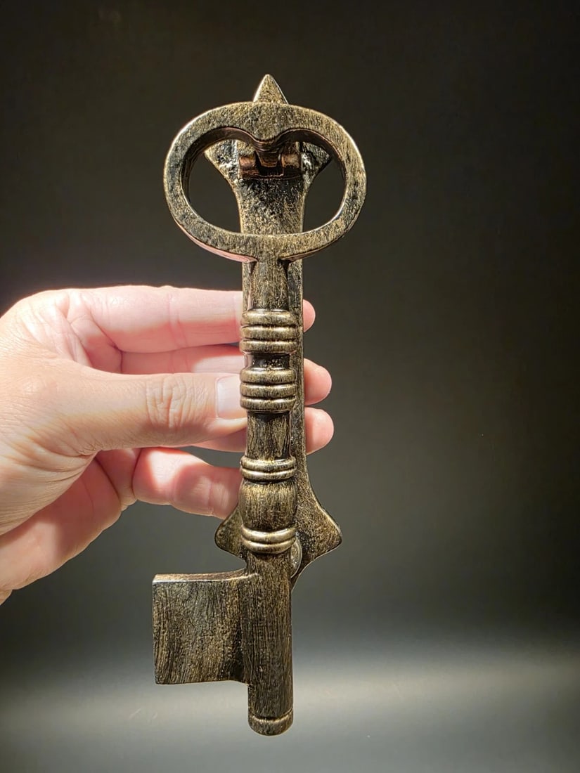 Antique Brass Vintage Style Cast iron Key Door Knocker - 4