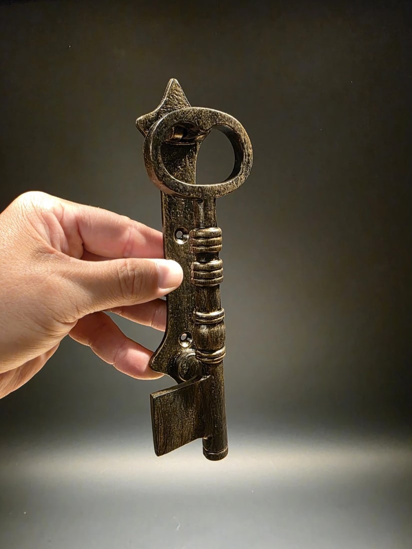 Antique Brass Vintage Style Cast iron Key Door Knocker - 9