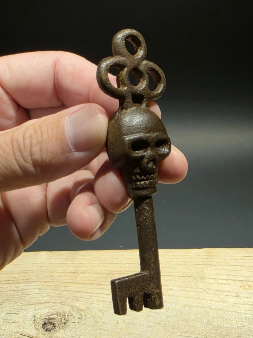 3 1/2" iron Skeleton Key - 2