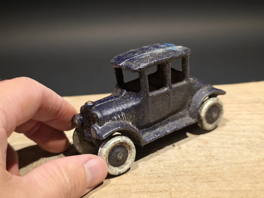 Cast iron Sedan Toy Car - 3