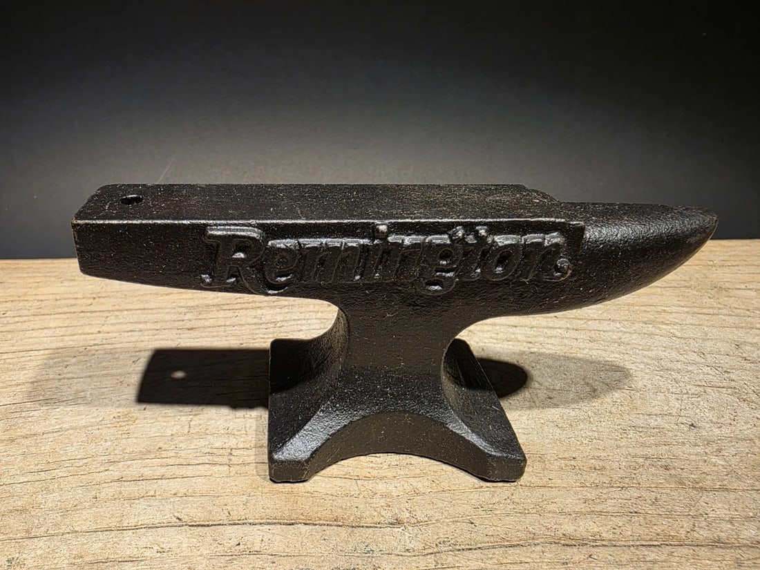 Vintage Cast iron "Remington" Miniature Anvil - 2