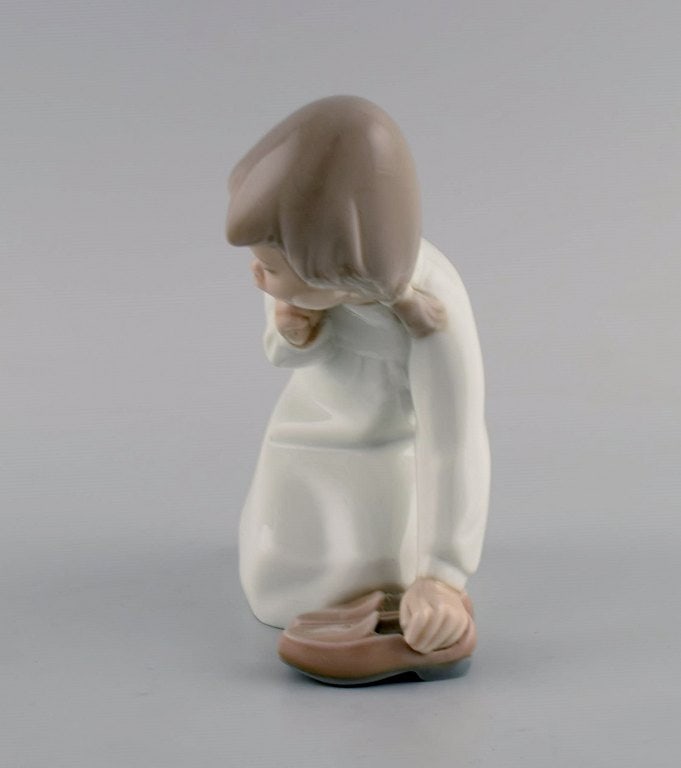 Lladro, Spain. Three porcelain figurines. 1970/80s. - 4