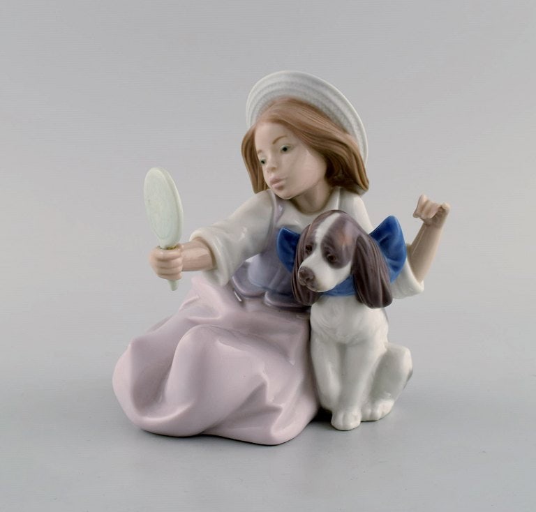 Lladro, Spain. Three porcelain figurines. 1970/80s. - 7