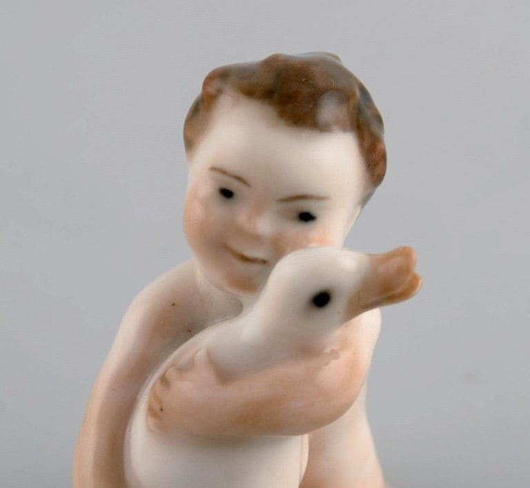 Rare Royal Copenhagen porcelain figure. Girl with duck. Model number 2332. - 7