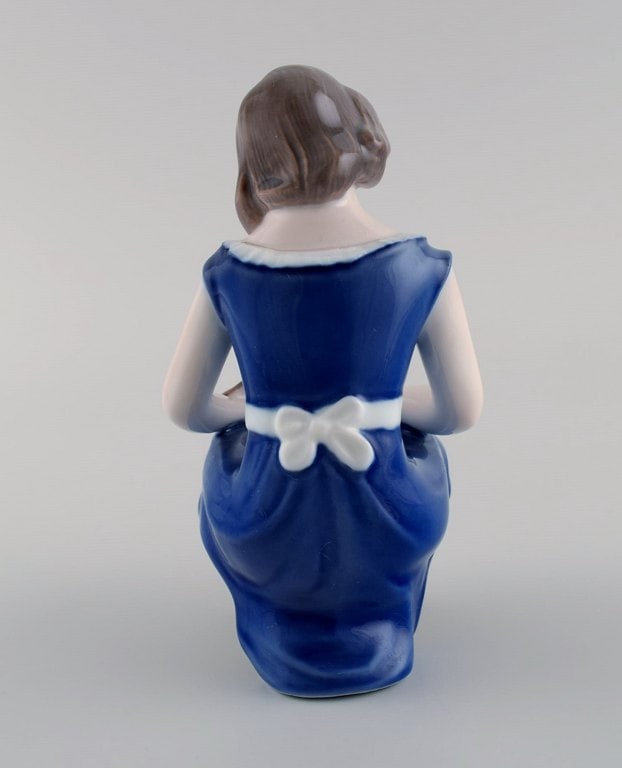 Bing & Grondahl porcelain figure. Girl with dove. Model number 2340. - 5