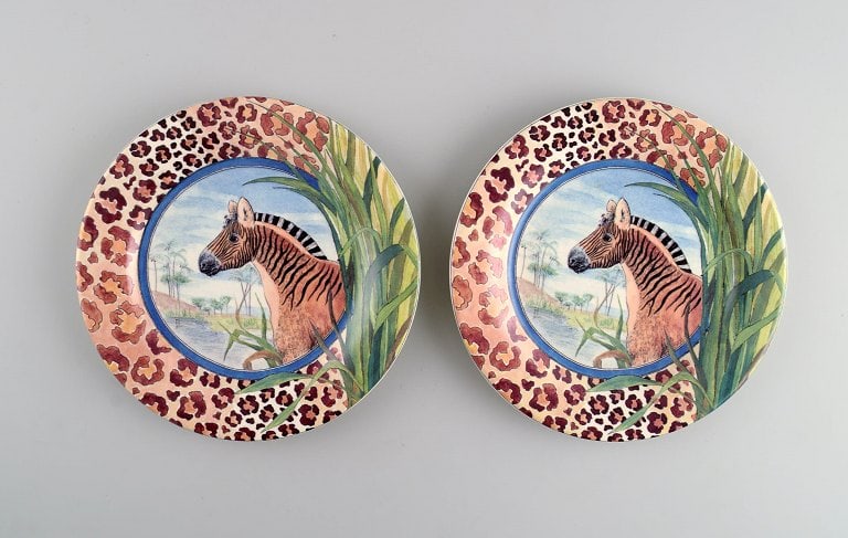 Gien, France. Two Savane porcelain plates with hand-painted zebras. Late 20th century. - 2