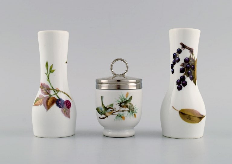 Royal Worcester, England. Evesham mustard jar and salt / pepper shakers in porcelain decorated with - 2