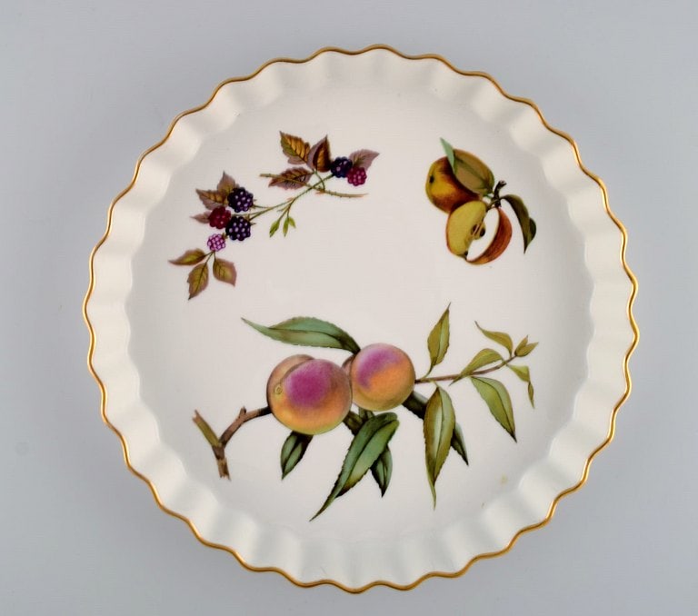 Royal Worcester, England. Two Evesham pie dishes in porcelain decorated with fruits and gold rim. - 3