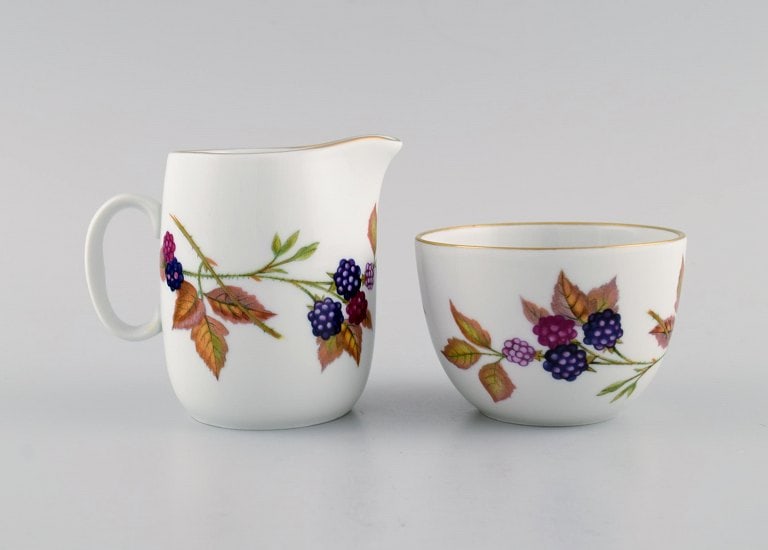 Royal Worcester, England. Two Evesham coffee cups with saucers, sugar bowl and cream jug in - 7