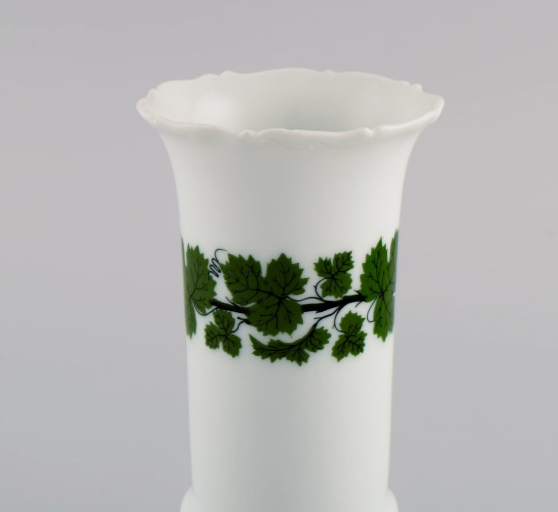Meissen Green Ivy Vine vase and bowl in hand-painted porcelain. 1940's. - 7