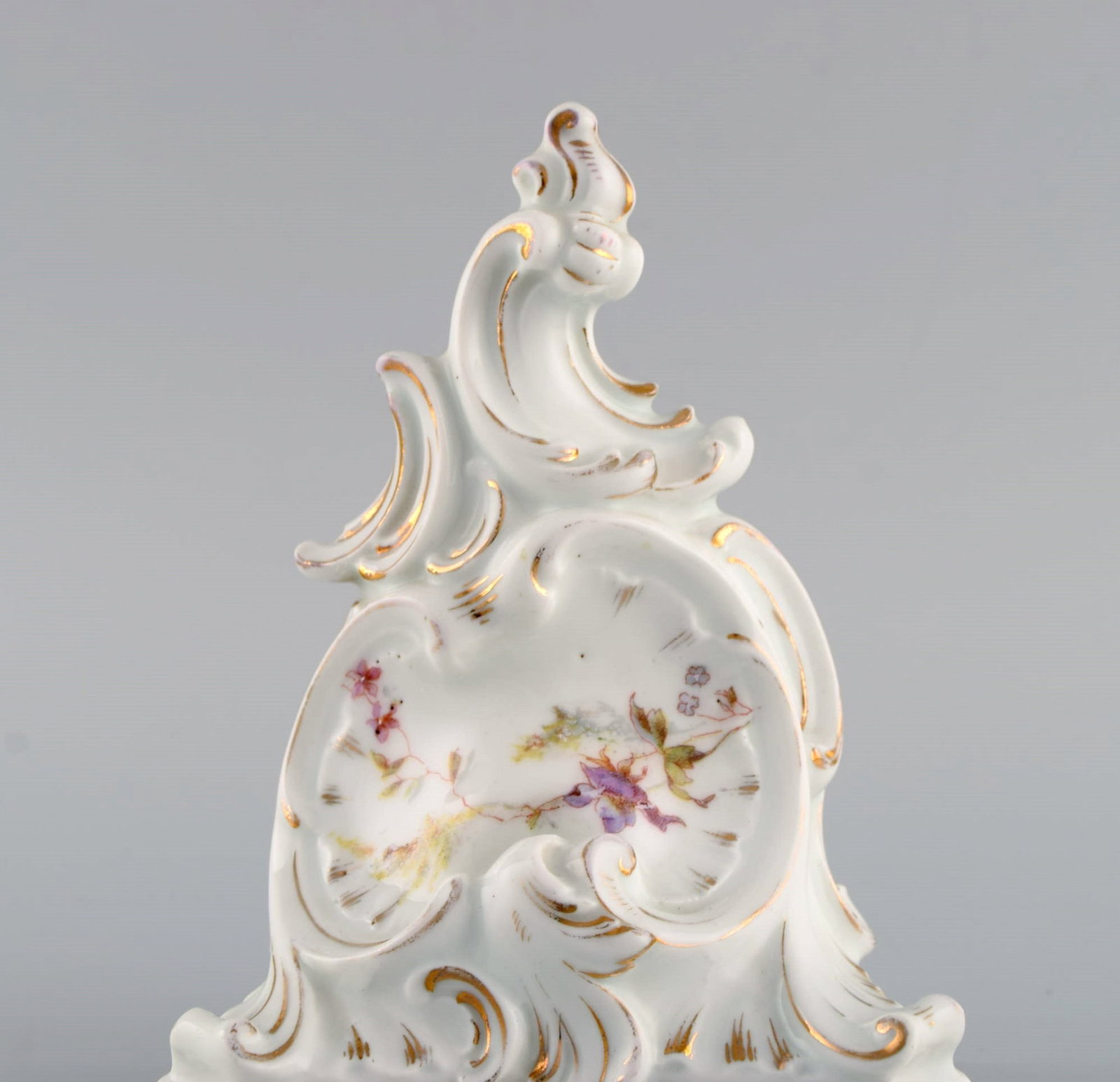 Antique wall console in hand-painted porcelain with flowers and gold decoration. Germany, 19th - 3