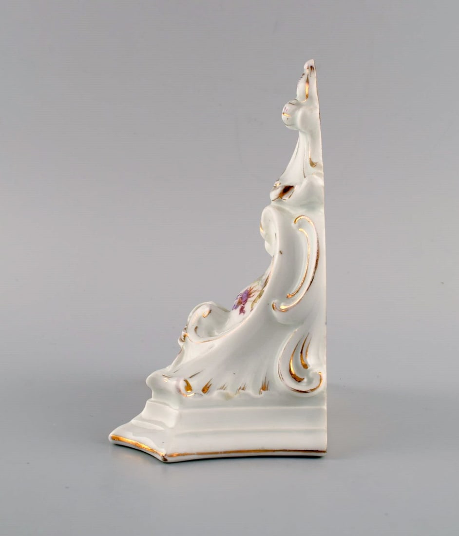 Antique wall console in hand-painted porcelain with flowers and gold decoration. Germany, 19th - 5