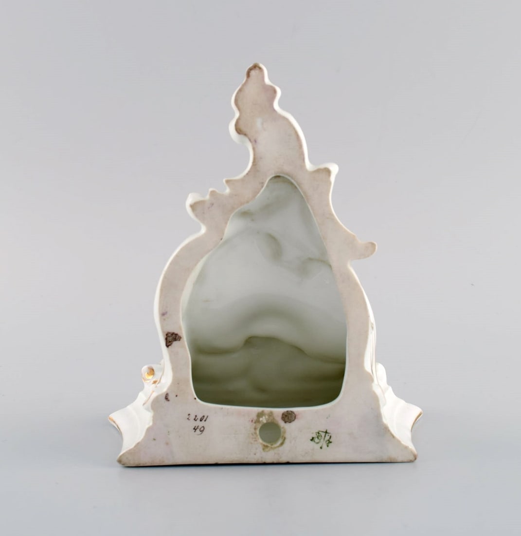 Antique wall console in hand-painted porcelain with flowers and gold decoration. Germany, 19th - 6