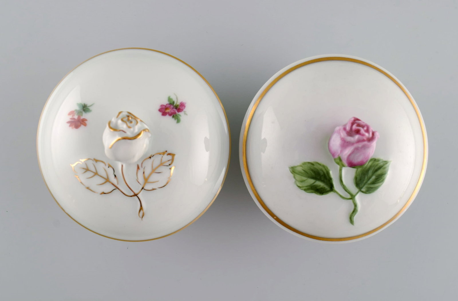 Furstenberg, Germany. Two antique lidded bowls in hand-painted porcelain with flowers and gold - 4