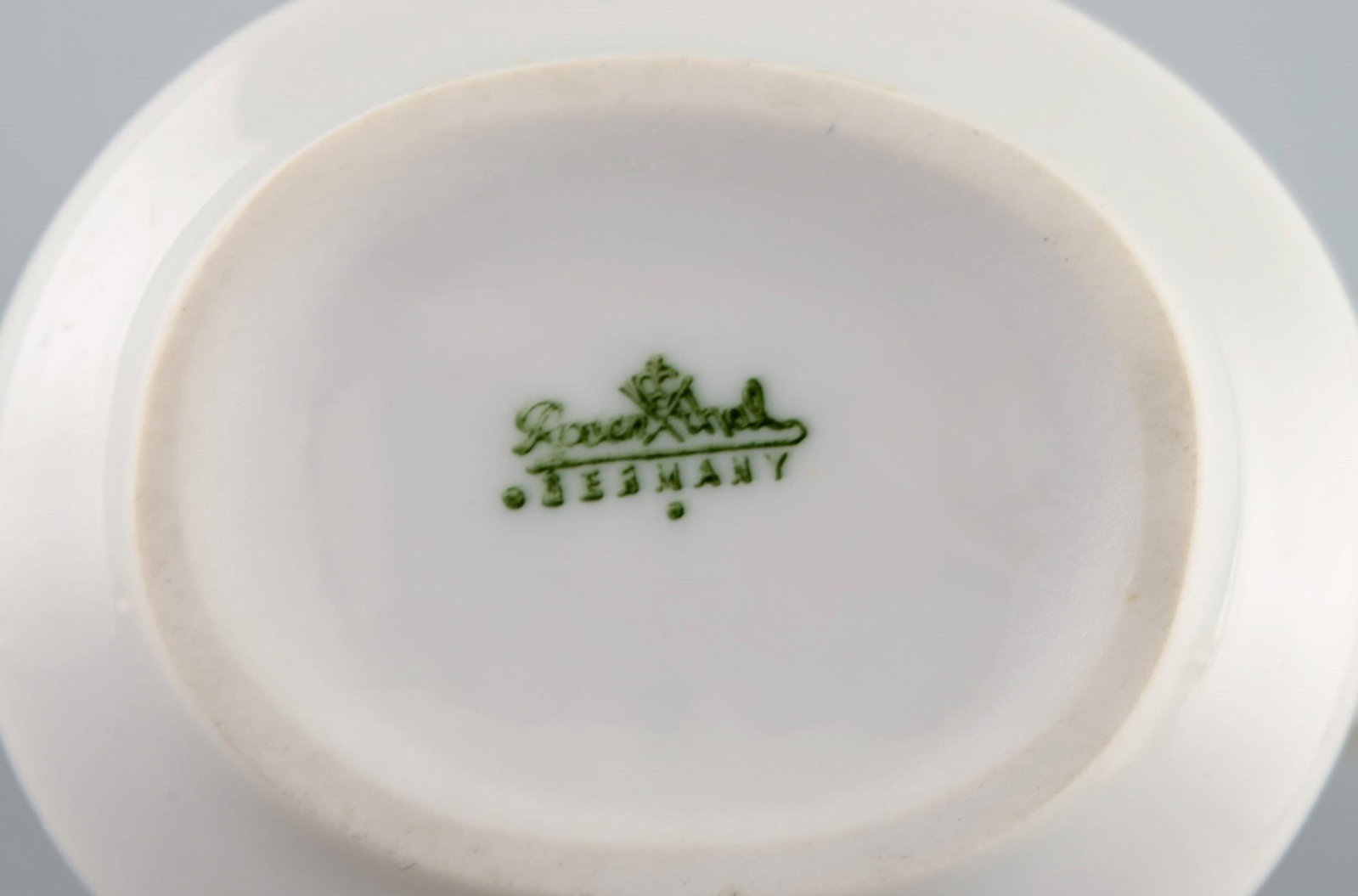 Tapio Wirkkala for Rosenthal. Coffee service for twelve people. Porcelain with gold decoration. - 7
