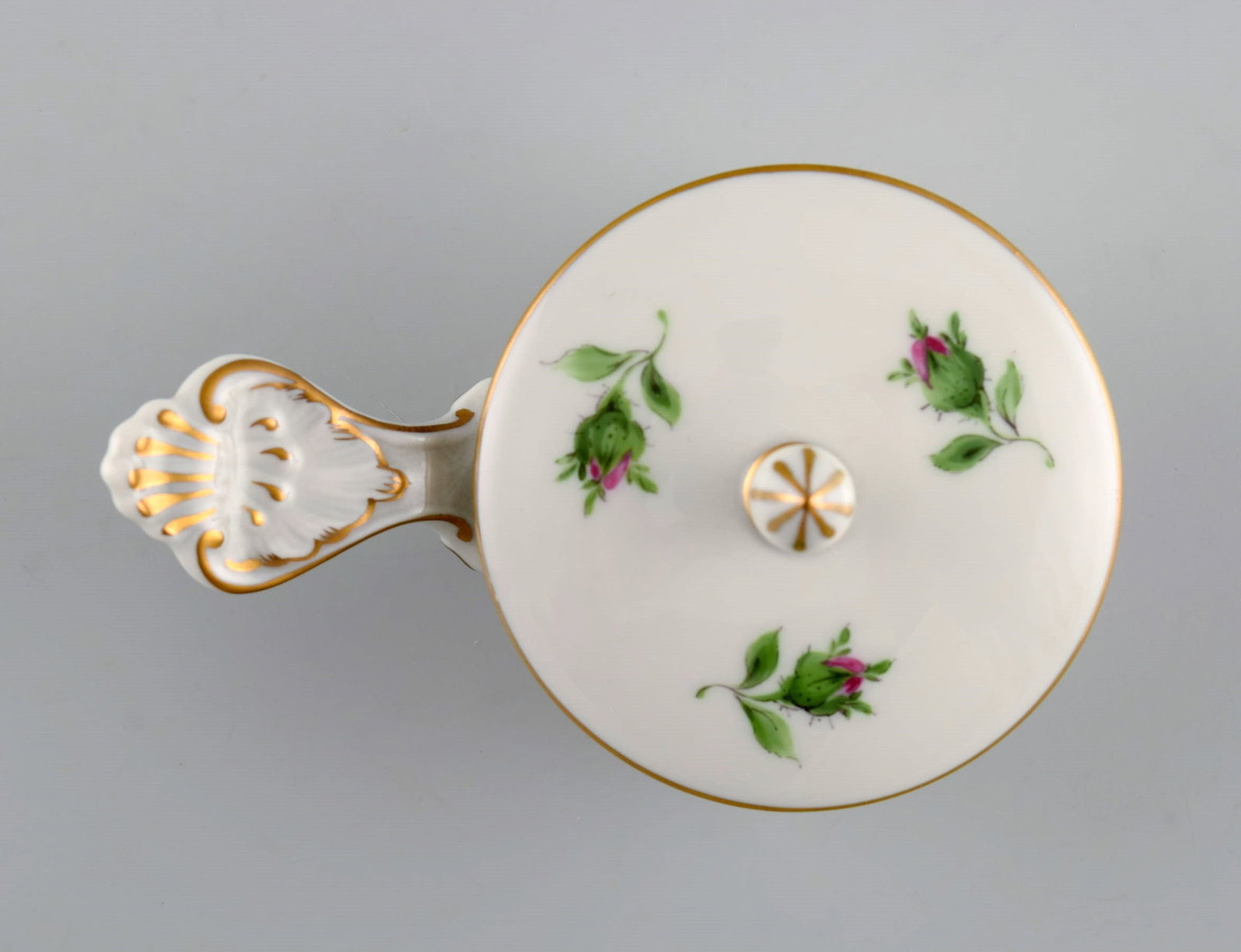 Small Meissen Pink Rose lidded tureen in hand-painted porcelain with gold edge. Early 20th century. - 5