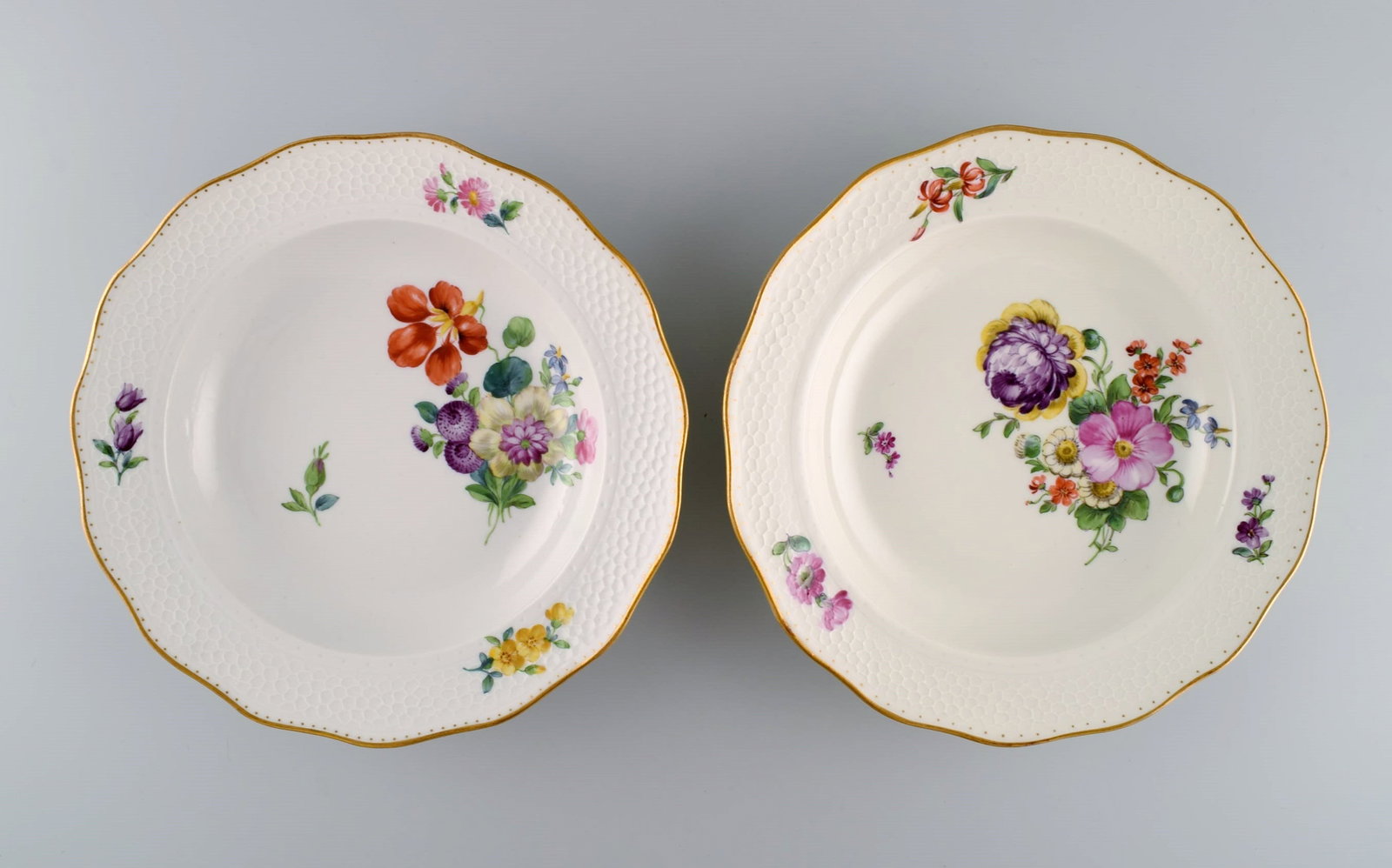 Royal Copenhagen Saxon Flower special version. Eight rare deep plates with hand-painted flowers and - 3