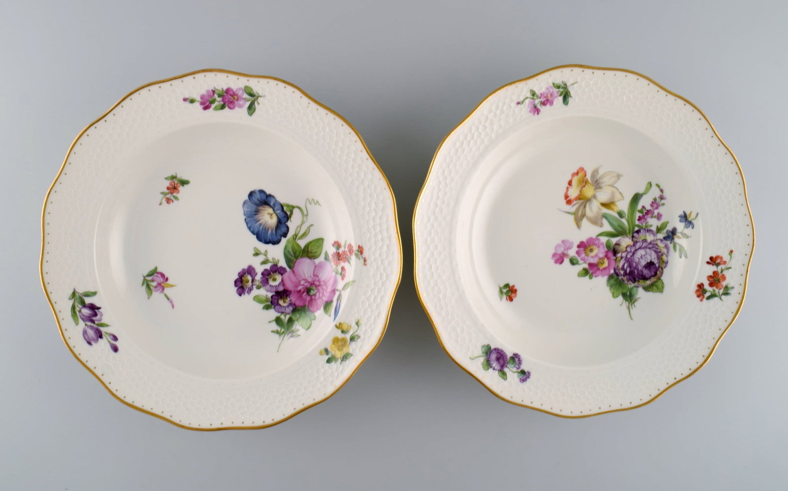 Royal Copenhagen Saxon Flower special version. Eight rare deep plates with hand-painted flowers and - 4