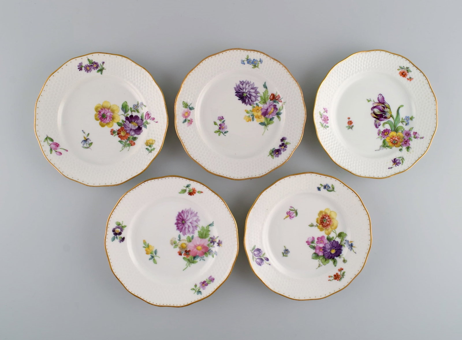 Royal Copenhagen Saxon Flower special version. Five rare cake plates with hand-painted flowers and - 2