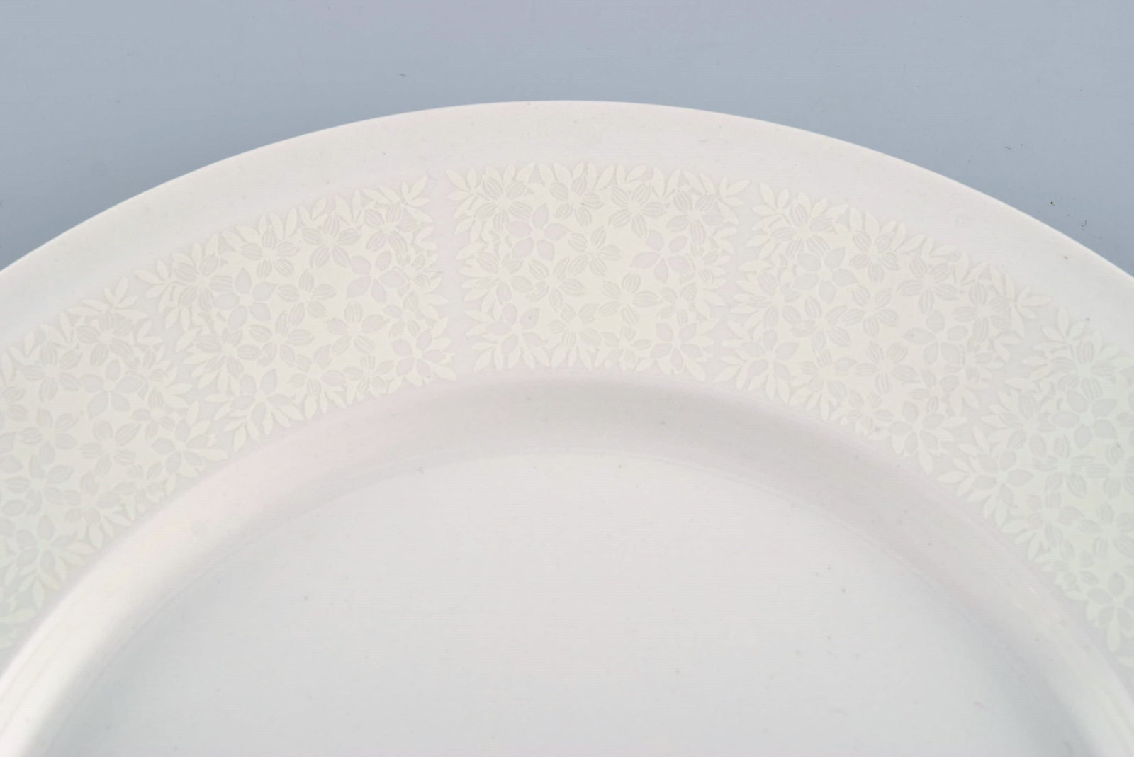 Raija Uosikkinen for Arabia. 10 rare Pitsi dinner plates with floral decoration. Dated 1967-1974. - 5