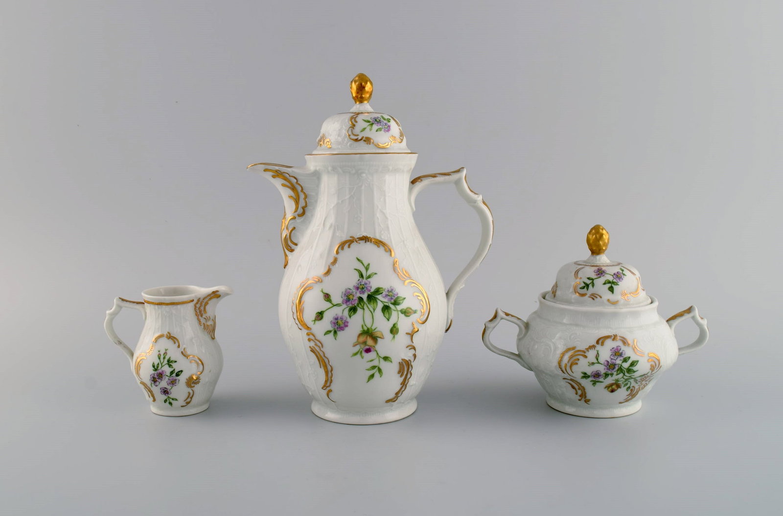Rosenthal Sans Souci coffee pot, sugar bowl and cream jug. Hand-painted flowers, foliage in relief - 2