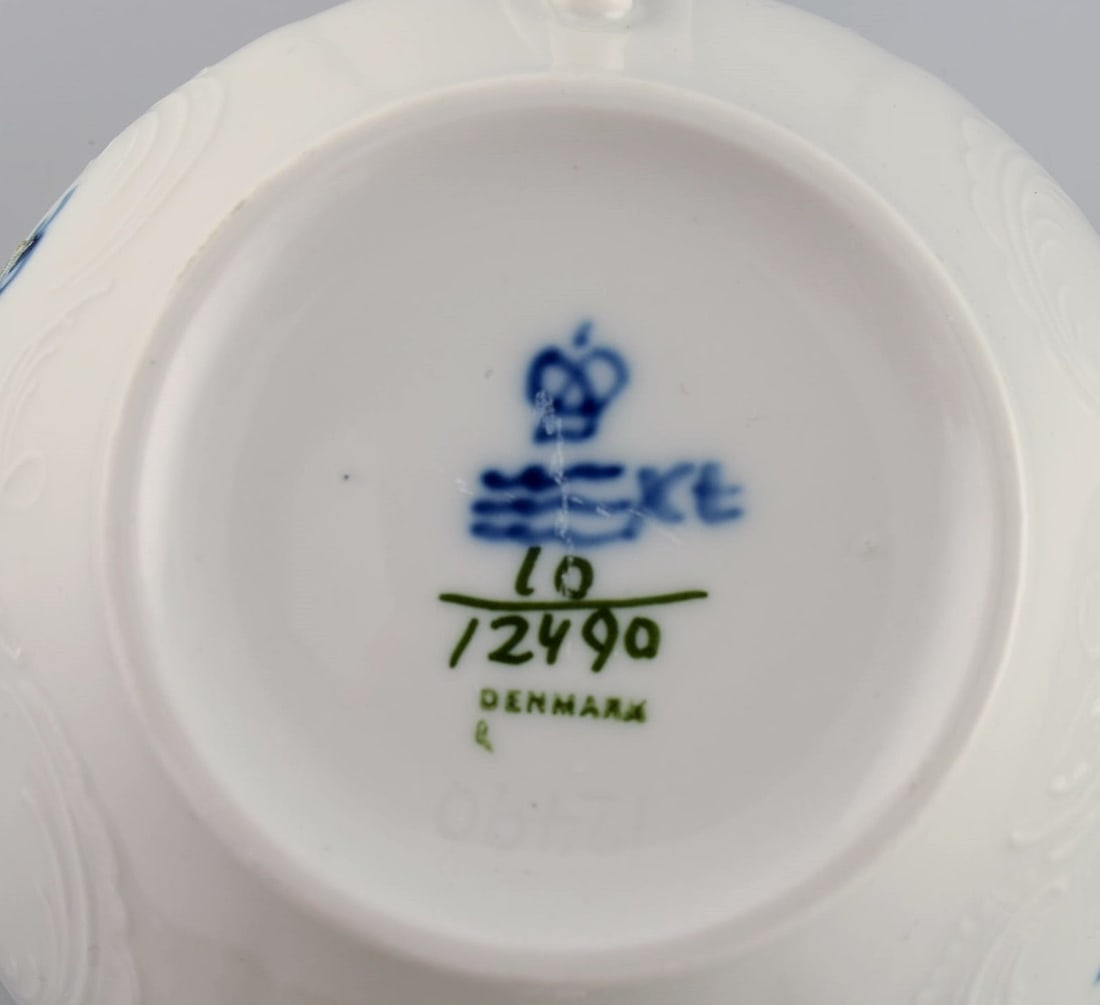 Six Royal Copenhagen Blue Flower bouillon cups with saucers. Early 20th century. - 7