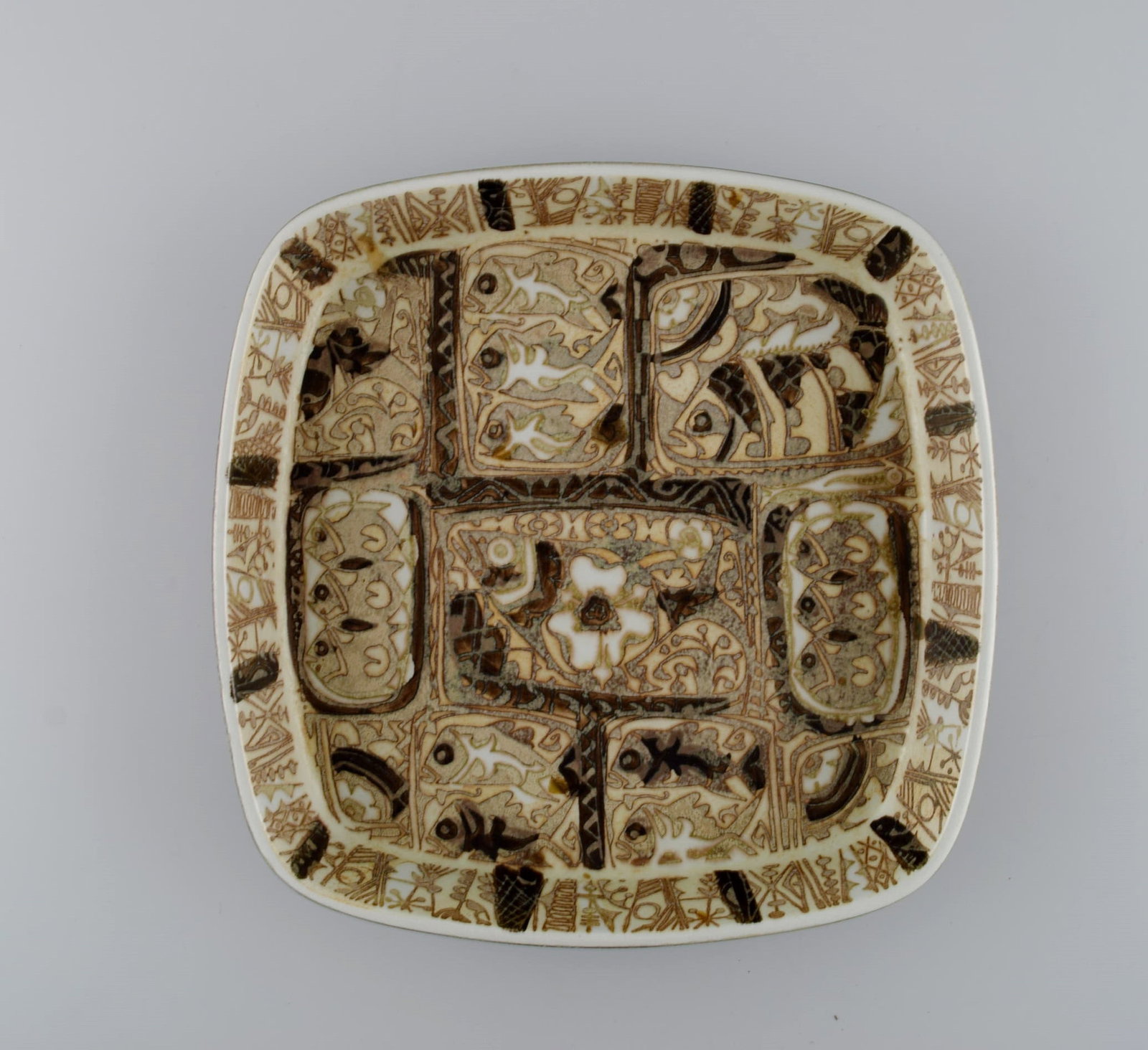 Nils Thorsson and Johanne Gerber for Aluminia, Royal Copenhagen. Square Baca dish decorated with - 2