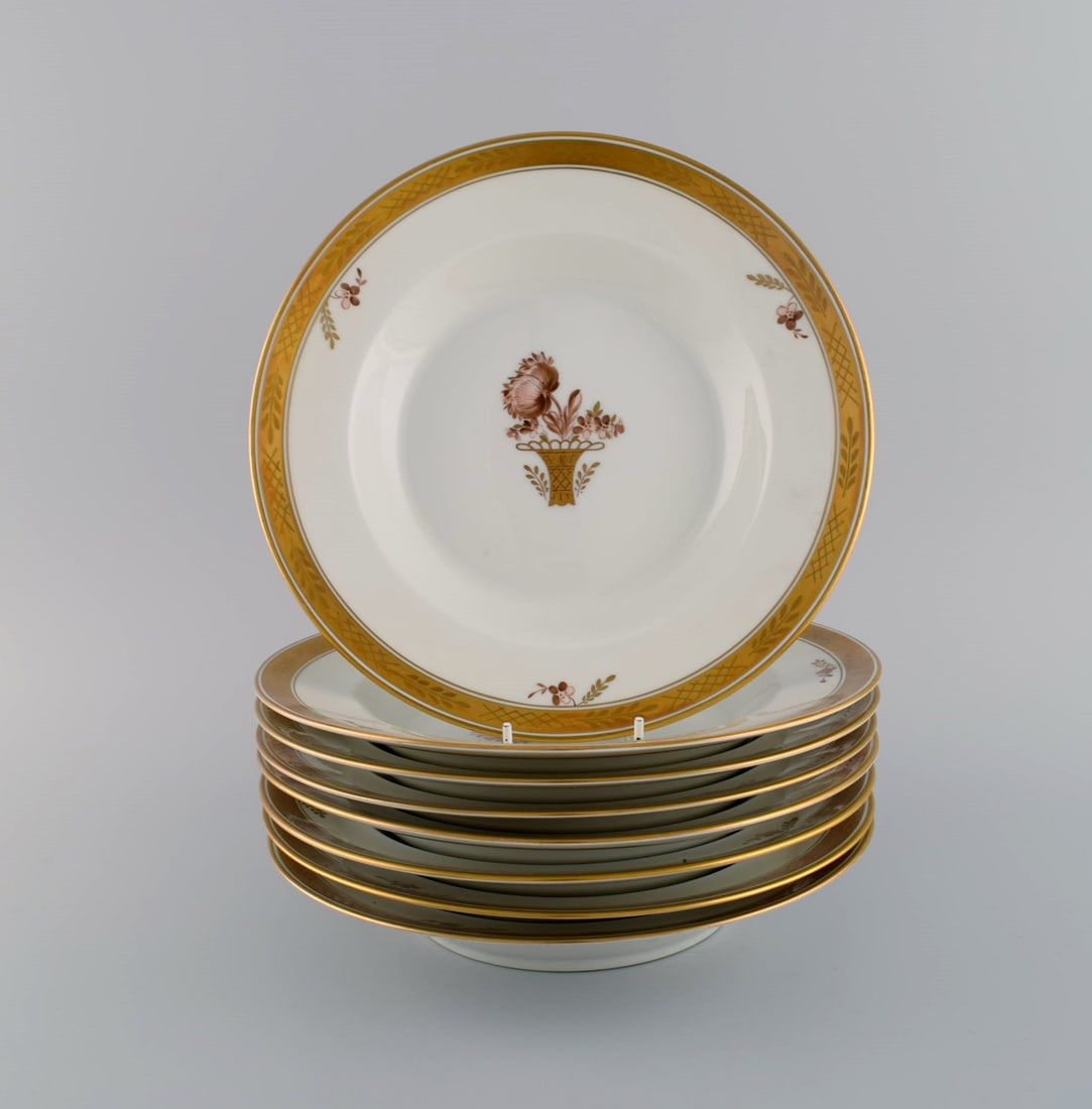 Eight Royal Copenhagen Golden Basket deep plates in hand-painted porcelain with flowers and gold - 2