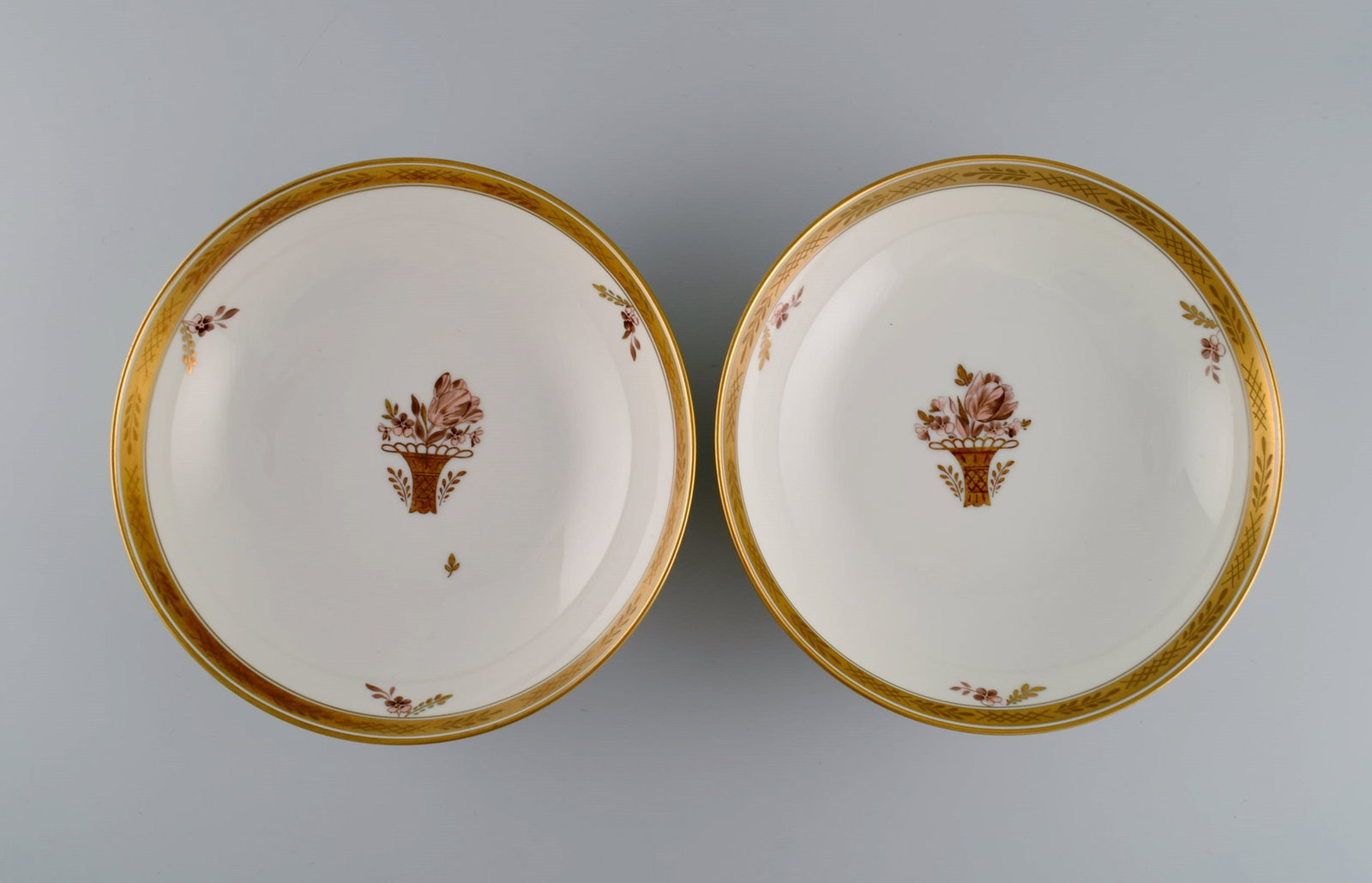 Two Royal Copenhagen Golden Basket bowls in hand-painted porcelain with flowers and gold decoration. - 2
