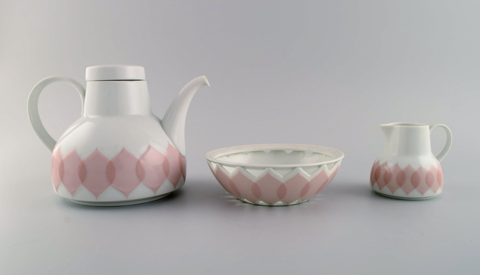 Bjorn Wiinblad for Rosenthal. Lotus porcelain service. Teapot with heater for tealight candles and - 7