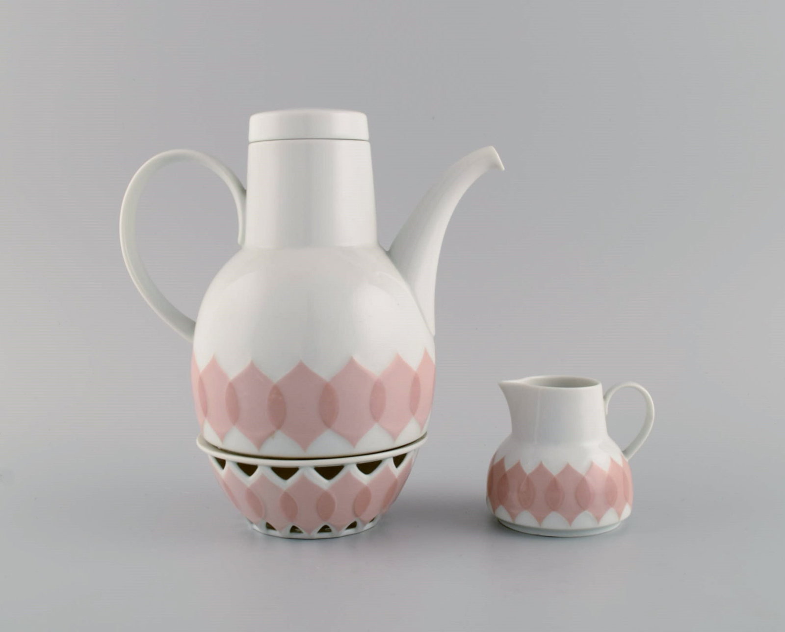 Bjorn Wiinblad for Rosenthal. Lotus porcelain service. Coffee pot with heater for tealight candles - 2
