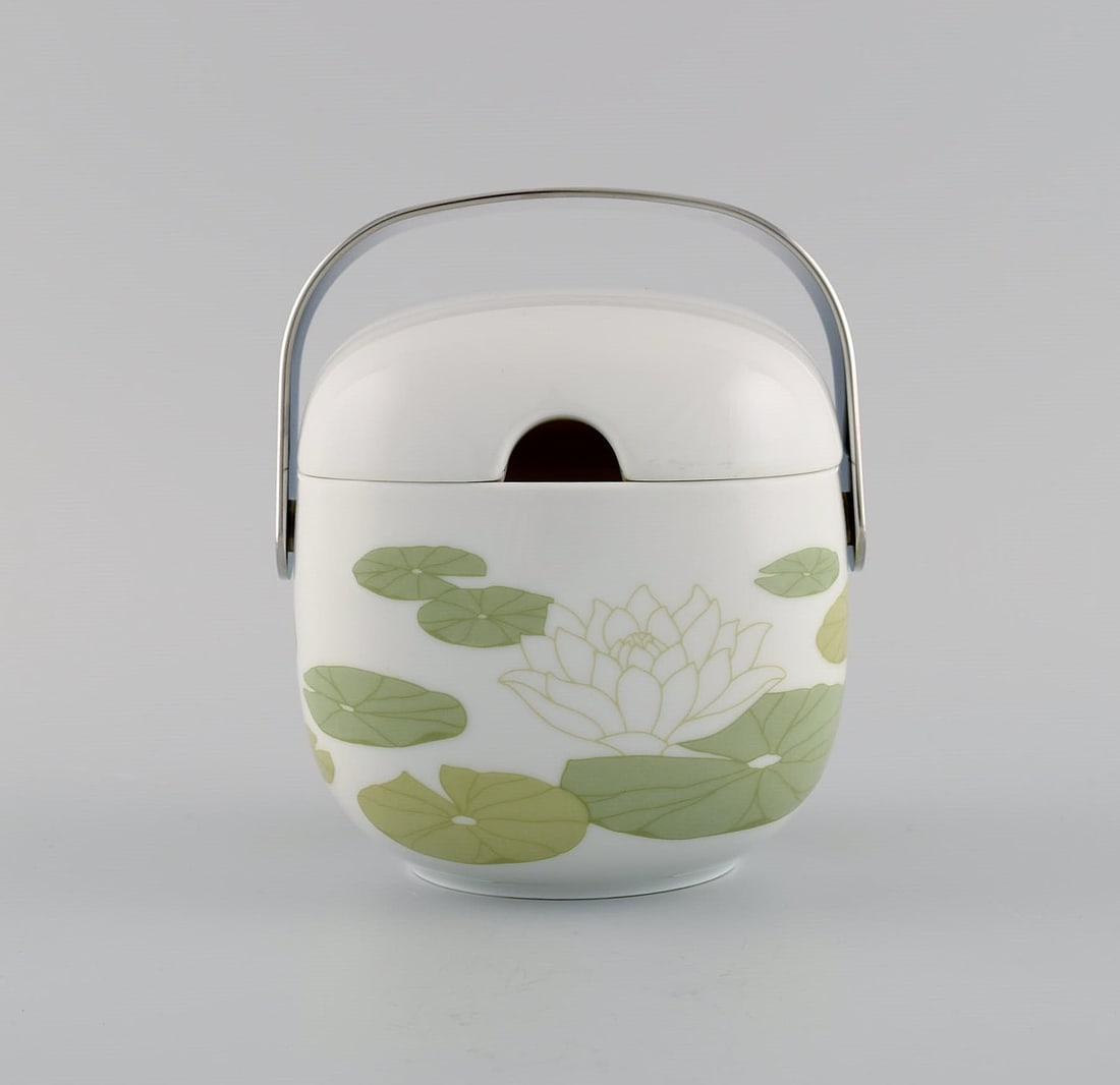 Timo Sarpaneva for Rosenthal. Rare Suomi ice bucket in porcelain decorated with water lilies. 1970s - 2