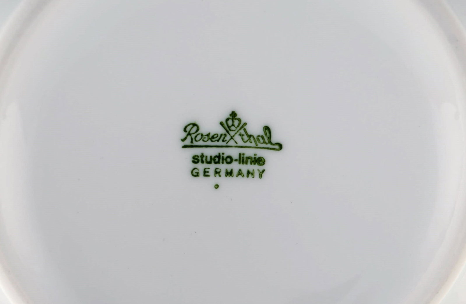 Timo Sarpaneva for Rosenthal. Rare Suomi bowl in porcelain decorated with water lilies. 1970s / 80s. - 7