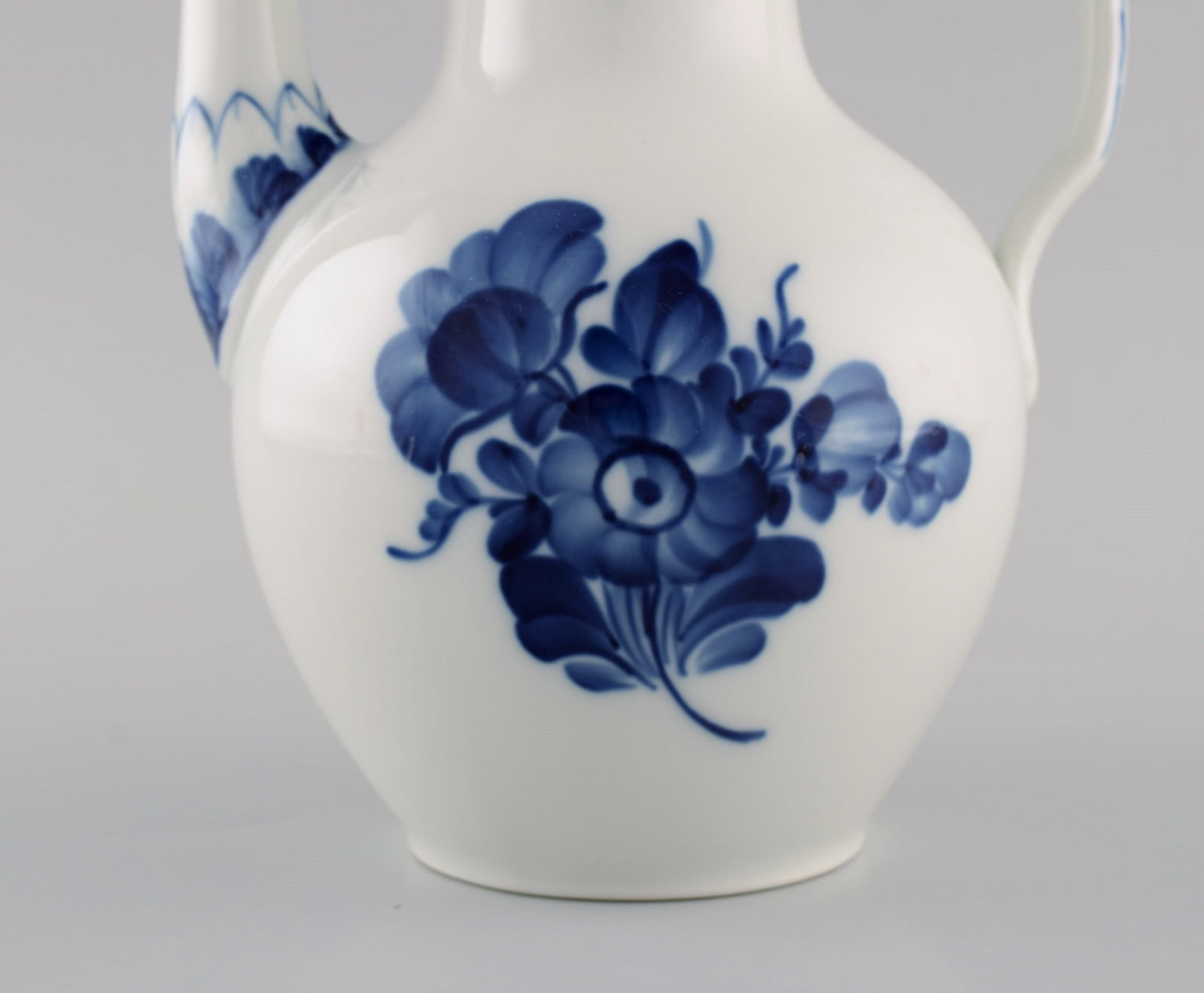 Royal Copenhagen Blue Flower Braided coffee pot. 1960's. Model number 10/8189. - 3