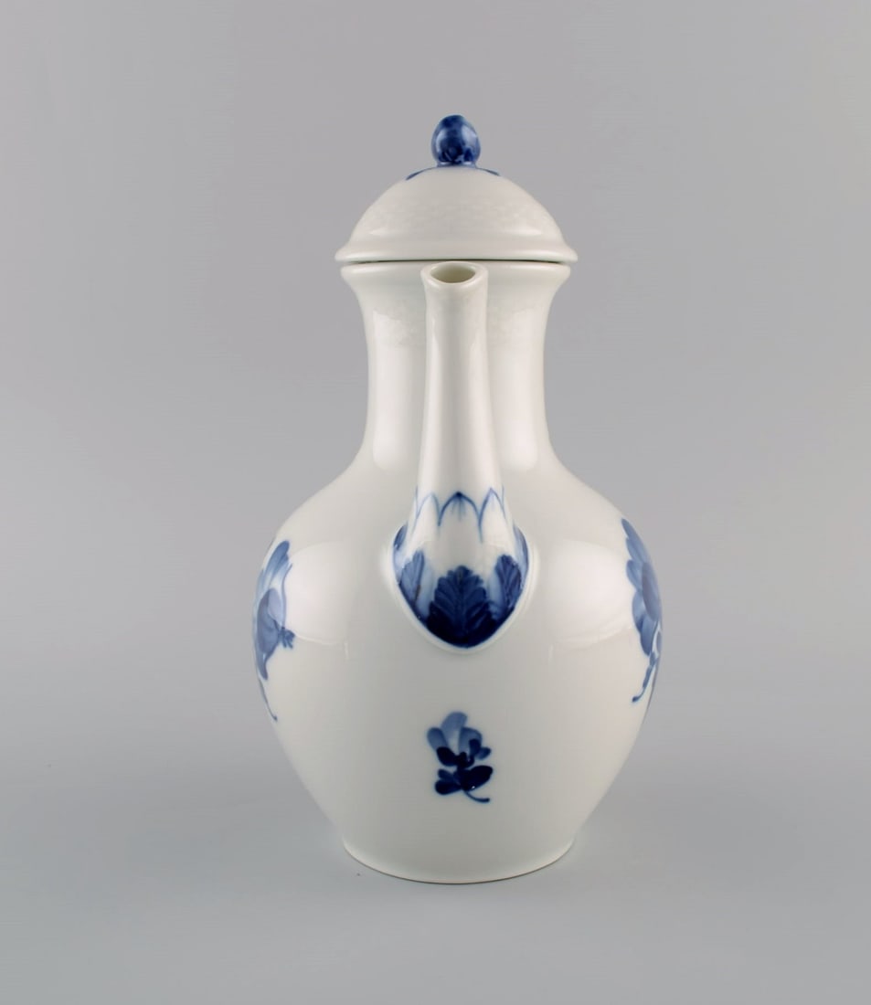 Royal Copenhagen Blue Flower Braided coffee pot. 1960's. Model number 10/8189. - 4