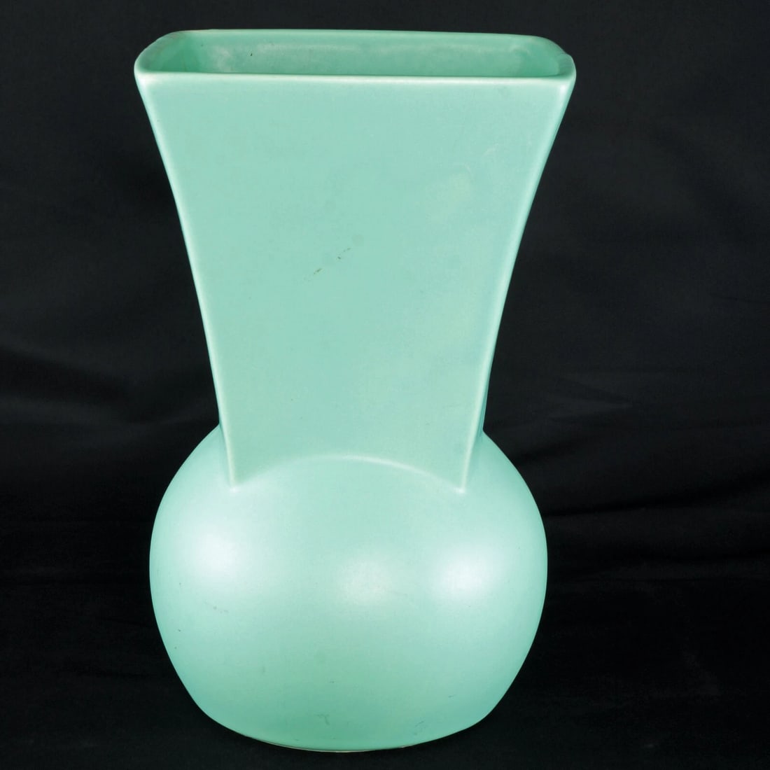 McCoy Green Springwood Vase c 1961 - 4