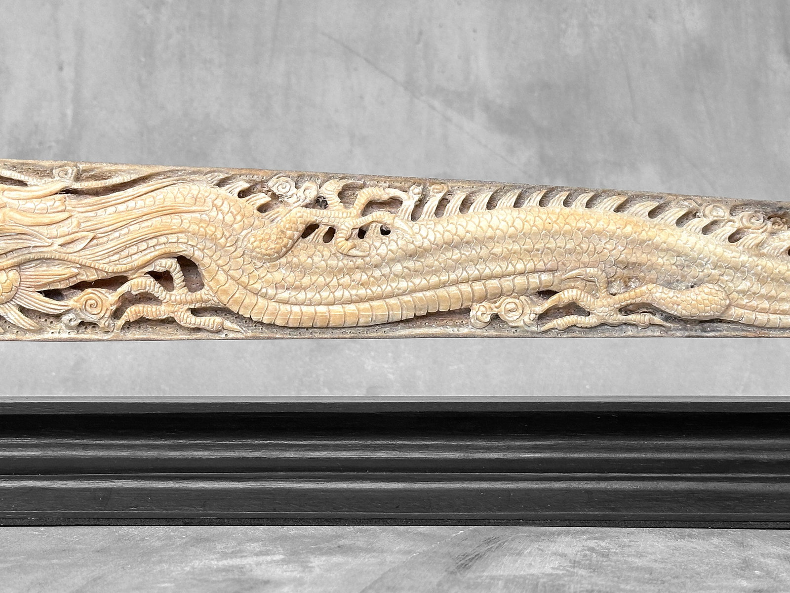 Impressive engraved swordfish rostrum - Dragon Phoenix motif - 7